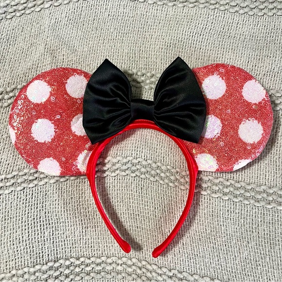Disney Minnie Mouse Ears Red Polka Dots Sequin Black Bow Headband - Picture 1 of 3